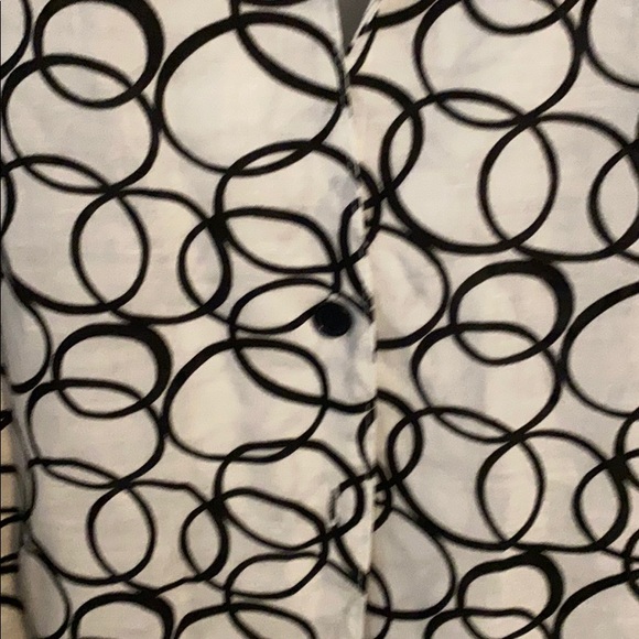 Nice Black and White Harve Benard Blouse - Picture 5 of 7